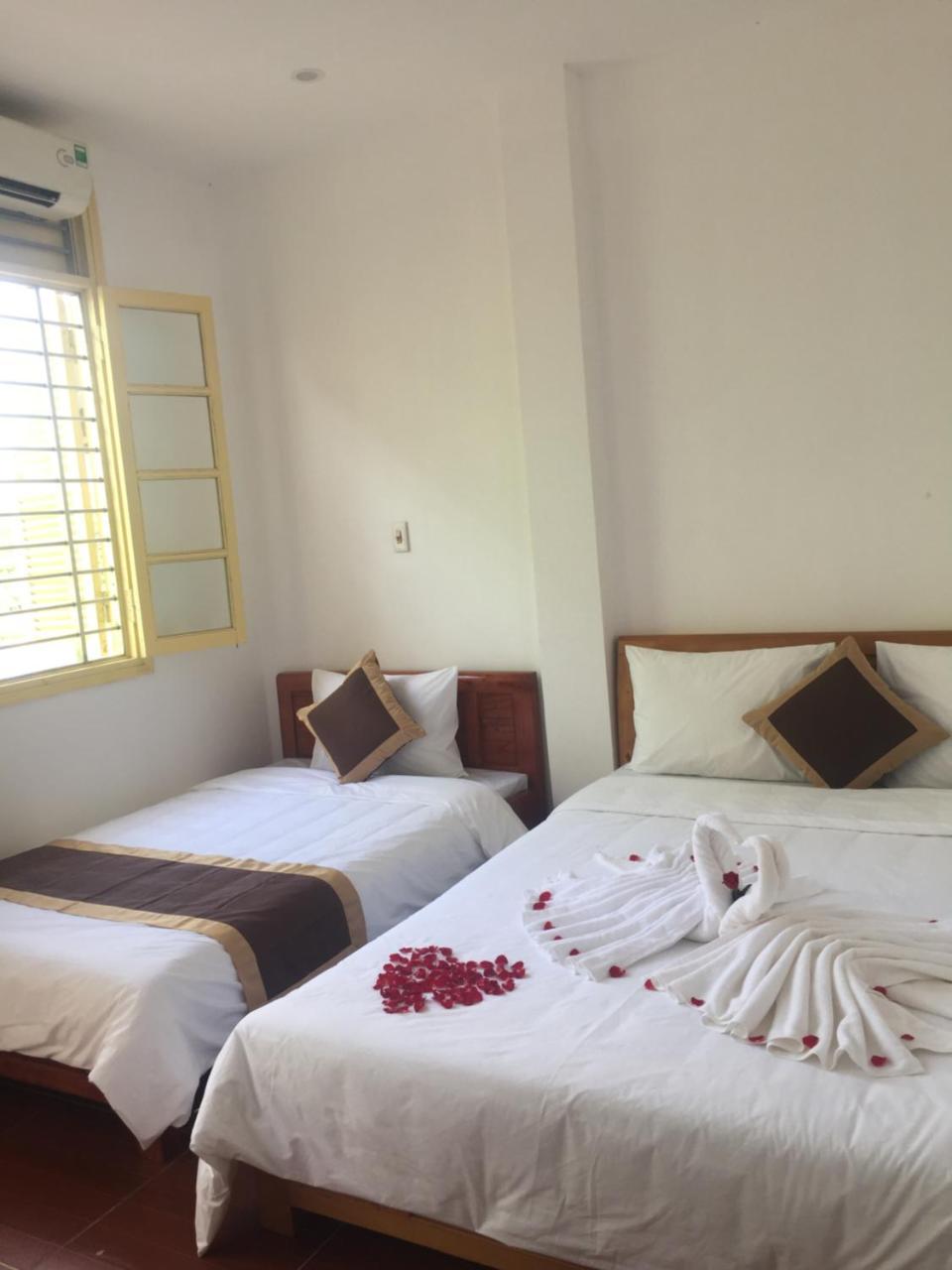 Thanh Huong Hotel Hanoi Exterior photo